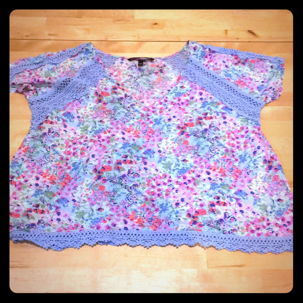 VS floral and crochet crop top